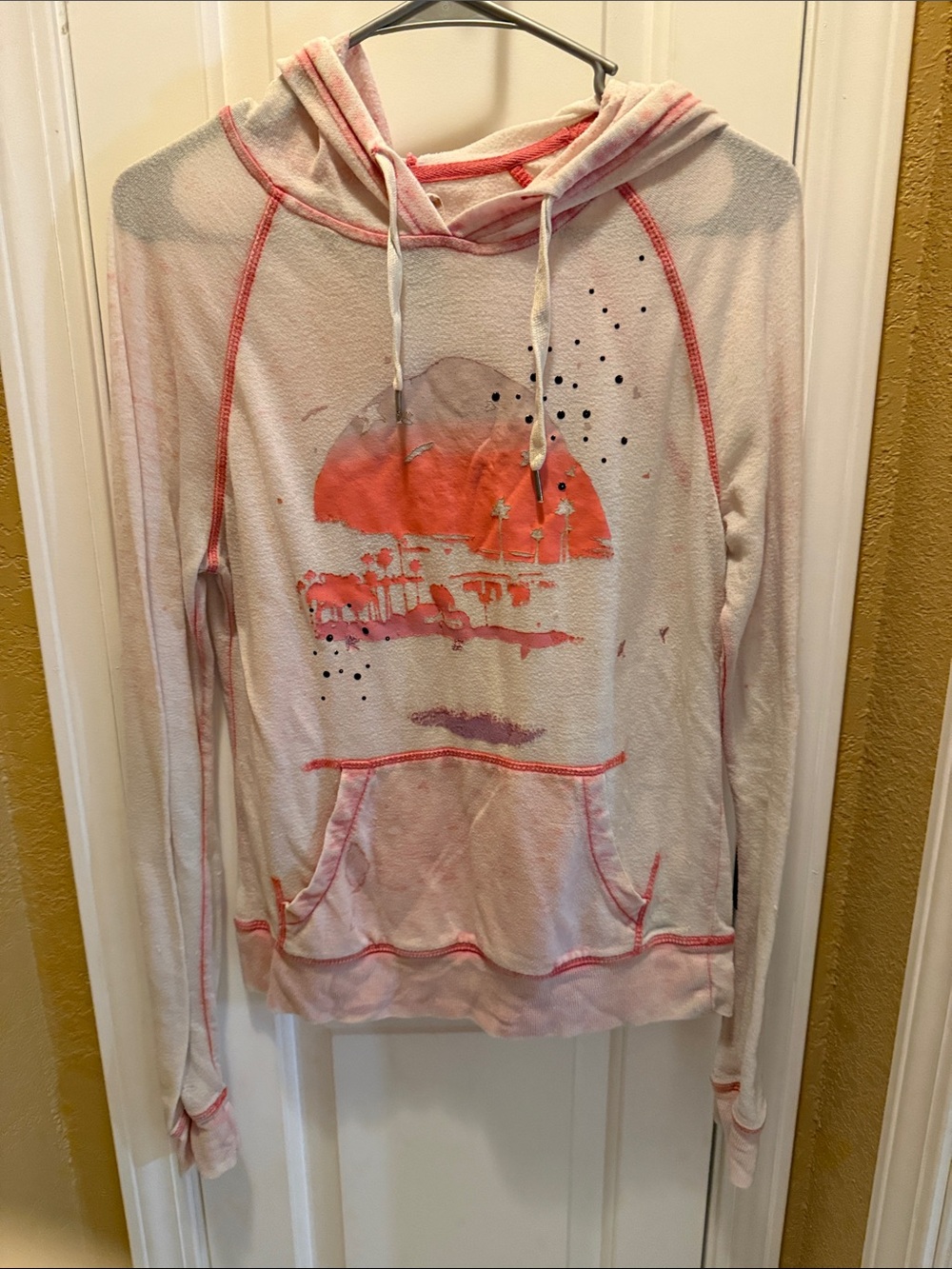 Roxy Pink Graphic Pullover Hoodie with Sunset Motif